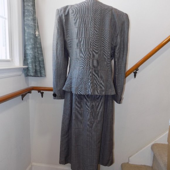 Classique Habits Black Printed Vintage Suit - Picture 3 of 9